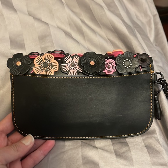 COPY - Coach wristlet - Picture 3 of 5